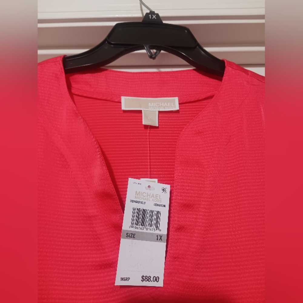 MICHAEL Michael Kors V-Neck Satin 3/4 Tie Sleeve Blouse. - Picture 6 of 7